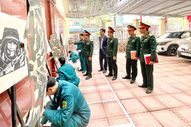 Đồng chí Thiếu tướng Nguyễn Đình Lưu - Phó Tư lệnh Bộ Tư lệnh Thủ đô Hà Nội thăm, chúc Tết Ban CHQS phường Thanh Xuân- Ảnh 6.