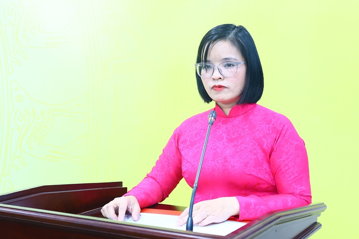 THẠCH THẤT CÔNG BỐ VÀ TRAO QUYẾT ĐỊNH VỀ CÔNG TÁC CÁN BỘ- Ảnh 6.