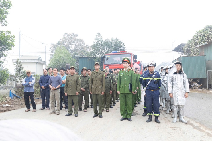 Xã Ứng Thiên chủ động diễn tập phương án chữa cháy và cứu nạn, cứu hộ bảo đảm an toàn cho Nhân dân dịp Tết Nguyên đán- Ảnh 6. Xã Ứng Thiên chủ động diễn tập phương án chữa cháy và cứu nạn, cứu hộ bảo đảm an toàn cho Nhân dân dịp Tết Nguyên đán- Ảnh 6.