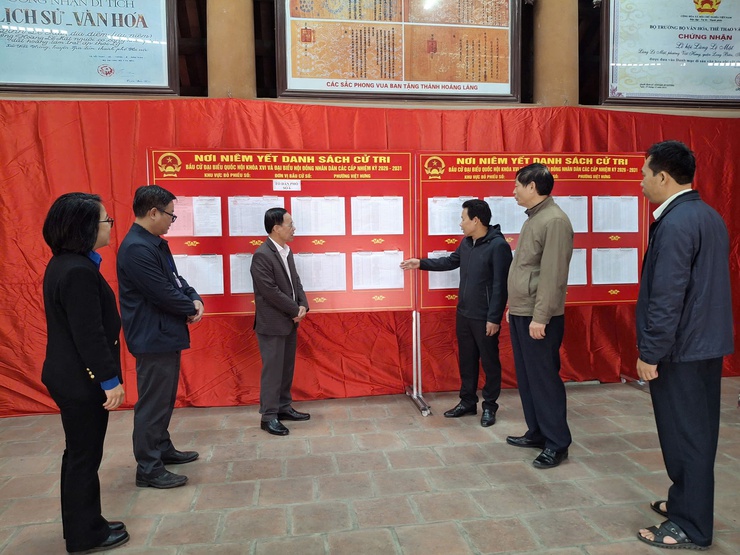 Phường Việt Hưng niêm yết danh sách cử tri bầu cử Đại biểu Quốc hội khóa XVI và đại biểu HĐND các cấp nhiệm kỳ 2026 - 2031- Ảnh 2.