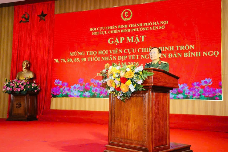 Ấm áp nghĩa tình đồng đội trong chương trình mừng thọ hội viên Cựu chiến binh phường Yên Sở- Ảnh 2.