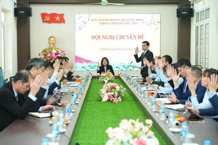 BAN CHẤP HÀNH ĐẢNG BỘ XÃ PHÙ ĐỔNG TỔ CHỨC HỘI NGHỊ CHUYÊN ĐỀ CÔNG BỐ QUYẾT ĐỊNH CHỈ ĐỊNH CÁN BỘ- Ảnh 5.