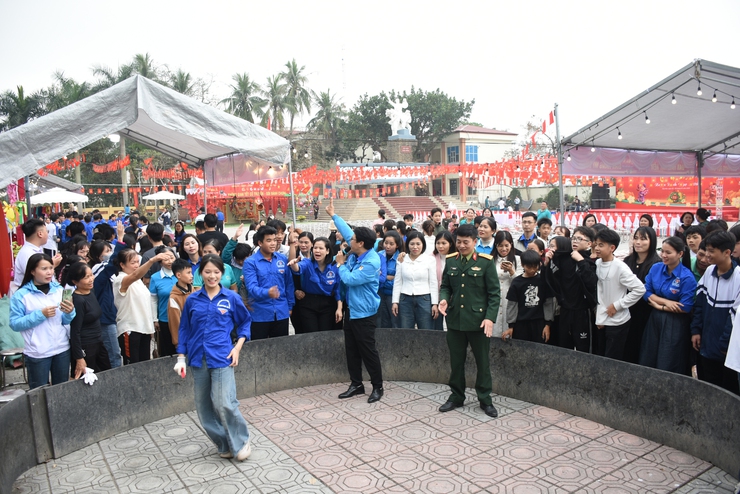 ỨNG HOÀ: SÔI NỔI CÁC HOẠT ĐỘNG TẠI CHƯƠNG TRÌNH "TẾT NHÂN ÁI" XUÂN BÍNH NGỌ NĂM 2026.- Ảnh 16.