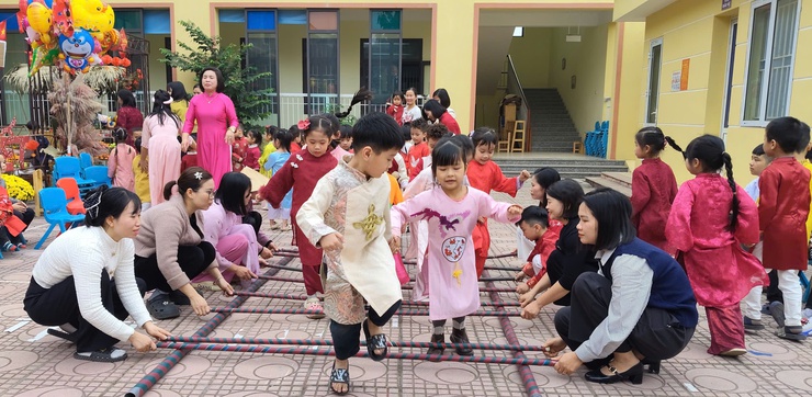 Rộn ràng sắc xuân Hội chợ quê Trường Mầm non Sơn Đông

- Ảnh 2.