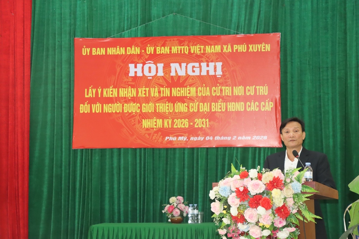 Hội nghị lấy ý kiến nhận xét và tín nhiệm của cử tri nơi cư trú đối với những người ứng cử đại biểu HĐND các cấp tại thôn Phú Mỹ- Ảnh 1.