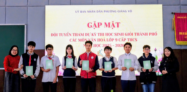 PHƯỜNG GIẢNG VÕ: KHẲNG ĐỊNH VỊ THẾ GIÁO DỤC MŨI NHỌN TẠI KỲ THI HỌC SINH GIỎI THÀNH PHỐ NĂM HỌC 2025-2026- Ảnh 1.