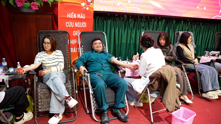 UBND xã Dương Hòa tổ chức Lễ hội Xuân Hồng “Trao giọt máu hồng - Tặng niềm tin sống”- Ảnh 4.