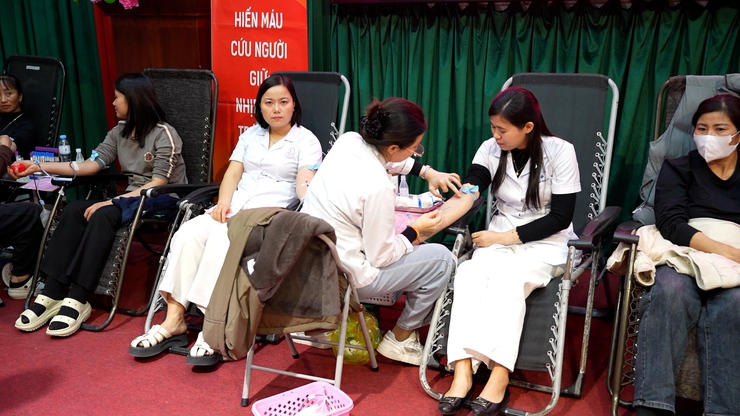 UBND xã Dương Hòa tổ chức Lễ hội Xuân Hồng “Trao giọt máu hồng - Tặng niềm tin sống”- Ảnh 6.