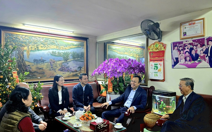 PHƯỜNG BA ĐÌNH TỔ CHỨC THĂM HỎI, TẶNG QUÀ GIA ĐÌNH CHÍNH SÁCH, DIỆN BẢO TRỢ XÃ HỘI NHÂN DỊP TẾT NGUYÊN ĐÁN BÍNH NGỌ 2026- Ảnh 8.