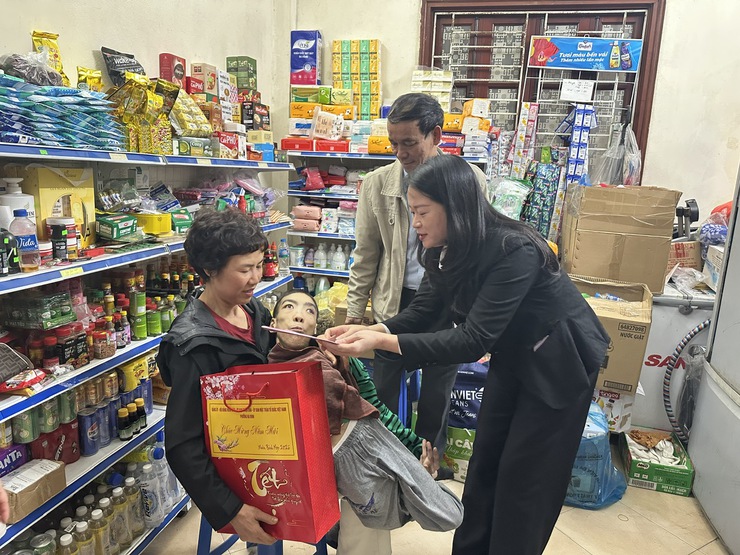 PHƯỜNG BA ĐÌNH TỔ CHỨC THĂM HỎI, TẶNG QUÀ GIA ĐÌNH CHÍNH SÁCH, DIỆN BẢO TRỢ XÃ HỘI NHÂN DỊP TẾT NGUYÊN ĐÁN BÍNH NGỌ 2026- Ảnh 16.