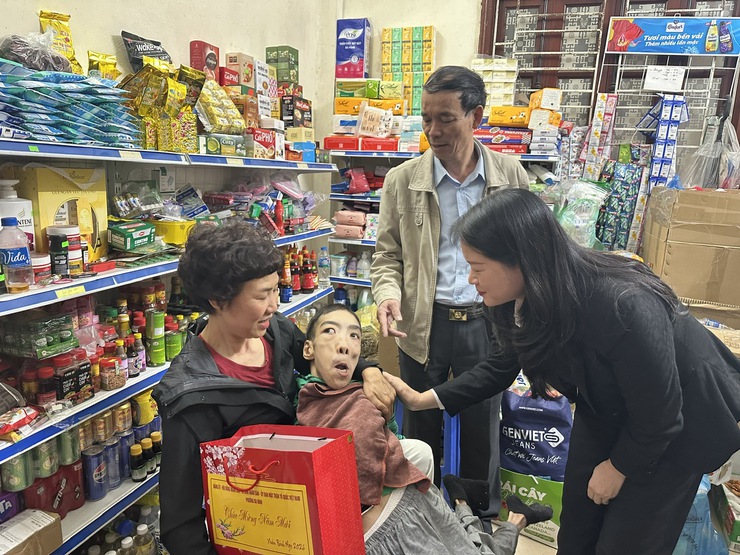 PHƯỜNG BA ĐÌNH TỔ CHỨC THĂM HỎI, TẶNG QUÀ GIA ĐÌNH CHÍNH SÁCH, DIỆN BẢO TRỢ XÃ HỘI NHÂN DỊP TẾT NGUYÊN ĐÁN BÍNH NGỌ 2026- Ảnh 3.