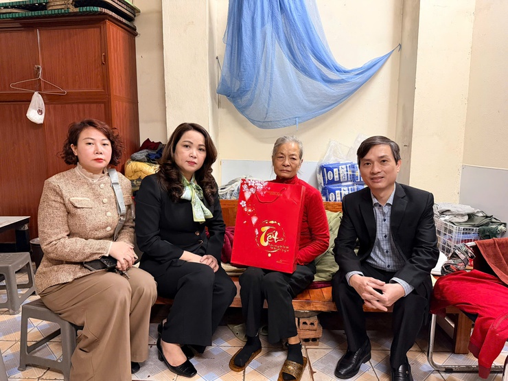 PHƯỜNG BA ĐÌNH TỔ CHỨC THĂM HỎI, TẶNG QUÀ GIA ĐÌNH CHÍNH SÁCH, DIỆN BẢO TRỢ XÃ HỘI NHÂN DỊP TẾT NGUYÊN ĐÁN BÍNH NGỌ 2026- Ảnh 17.