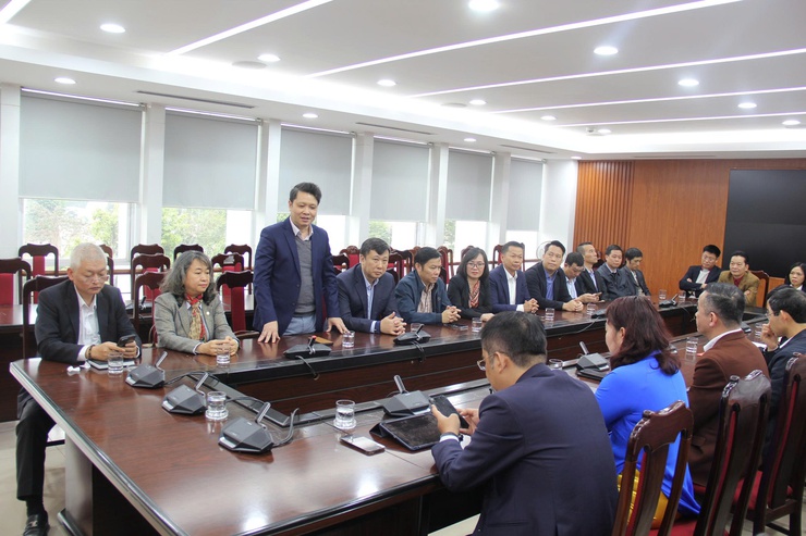 Phường Việt Hưng tổ chức hội nghị tiếp nhận 02 tổ chức cơ sở đảng và đảng viên.- Ảnh 5.