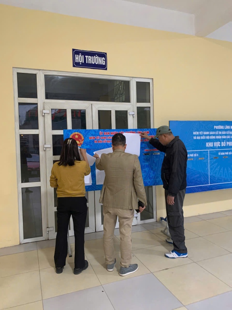 Niêm yết danh sách cử tri phục vụ cuộc bầu cử đại biểu Quốc hội và đại biểu HĐND các cấp nhiệm kỳ 2026 - 2030 trên địa bàn phường Lĩnh Nam- Ảnh 3.