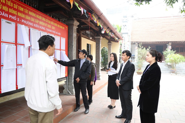 Giám sát việc chấp hành các quy định của pháp luật trong công tác bầu cử đại biểu Quốc hội khóa XVI và đại biểu Hội đồng nhân dân các cấp nhiệm kỳ 2026 - 2031 trên địa bàn phường Kiến Hưng- Ảnh 1.