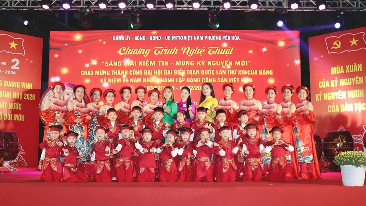 Phường Yên Hòa tổ chức chương trình nghệ thuật "Sáng mãi niềm tin - Chào kỷ nguyên mới" chào mừng thành công Đại hội XIV của Đảng- Ảnh 3.