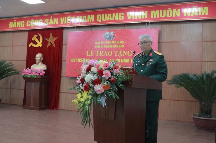 ĐẢNG BỘ PHƯỜNG LĨNH NAM TRANG TRỌNG TỔ CHỨC LỄ TRAO HUY HIỆU ĐẢNG ĐỢT 03/2/2026- Ảnh 5.