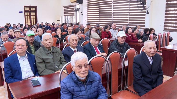 HỘI NGHỊ GẶP MẶT CÁN BỘ LÃNH ĐẠO, CHUYÊN VIÊN
HUYỆN THANH TRÌ (CŨ) NHÂN DỊP XUÂN BÍNH NGỌ 2026 - Ảnh 3.