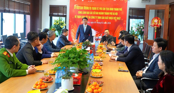 PHÓ CHỦ TỊCH UBND THÀNH PHỐ HÀ NỘI NGUYỄN XUÂN LƯU THĂM, CHÚC TẾT CÔNG TY TNHH SẢN XUẤT NHỰA VIỆT NHẬT- Ảnh 3.