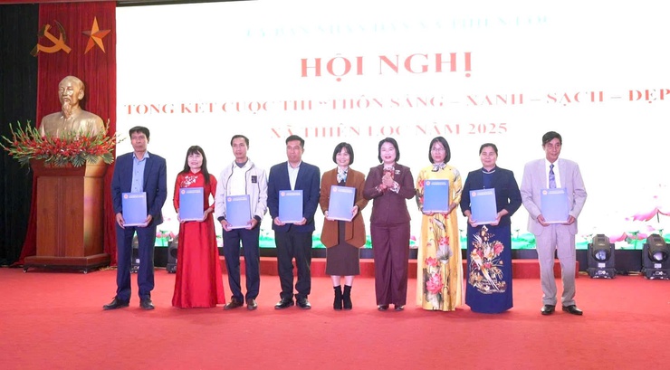 UBND xã Thiện Lộc tổ chức hội nghị tổng kết cuộc thi "Thôn sáng - xanh - sạch - đẹp" năm 2025- Ảnh 13.