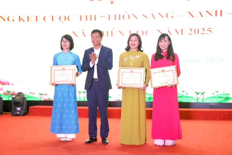 UBND xã Thiện Lộc tổ chức hội nghị tổng kết cuộc thi "Thôn sáng - xanh - sạch - đẹp" năm 2025- Ảnh 15.