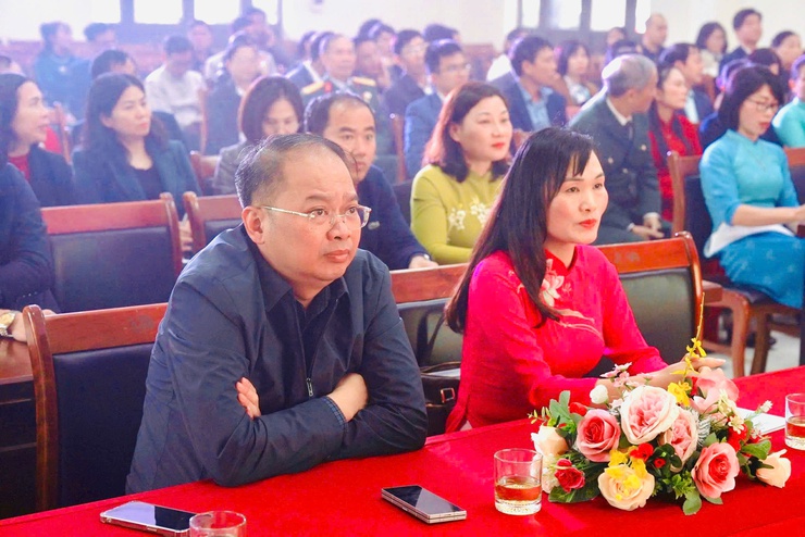 UBND xã Thiện Lộc tổ chức hội nghị tổng kết cuộc thi "Thôn sáng - xanh - sạch - đẹp" năm 2025- Ảnh 5.