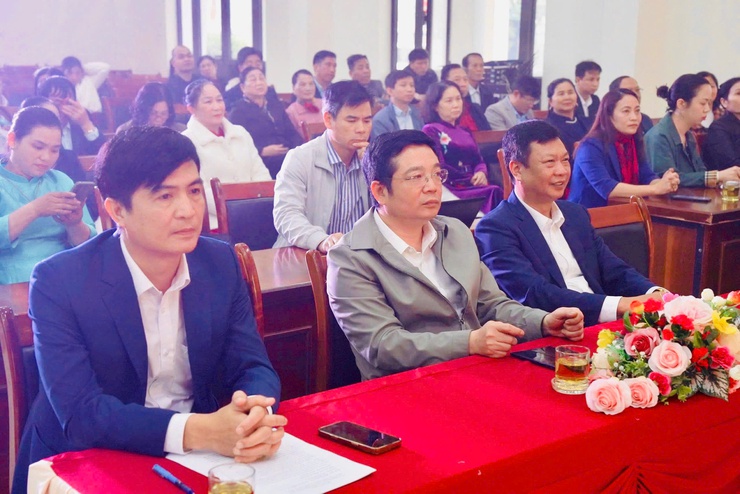 UBND xã Thiện Lộc tổ chức hội nghị tổng kết cuộc thi "Thôn sáng - xanh - sạch - đẹp" năm 2025- Ảnh 2.