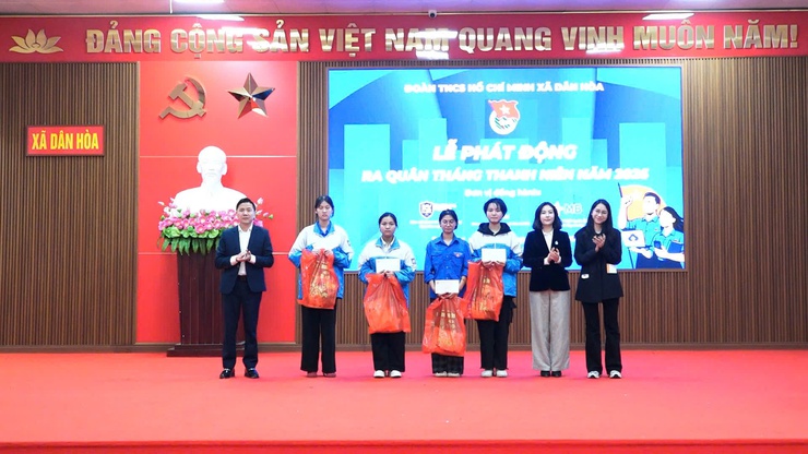 LỄ PHÁT ĐỘNG THÁNG THANH NIÊN NĂM 2026 VÀ TRAO TẶNG CÔNG TRÌNH THANH NIÊN.- Ảnh 9.