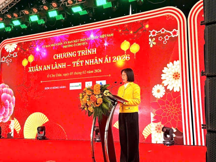 Trao quà tết nguyên đán bính ngọ 2026 “ấm – no – đủ đầy” đến các hộ gia đình khó khăn- Ảnh 1.