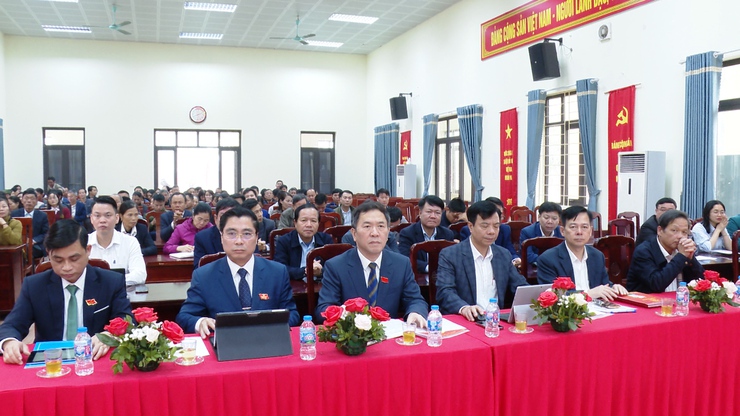 HĐND XÃ ỨNG HOÀ TỔ CHỨC KỲ HỌP THỨ TƯ KỲ HỌP CHUYÊN ĐỀ XEM XÉT, QUYẾT ĐỊNH NHIỀU NỘI DUNG QUAN TRỌNG.- Ảnh 1.