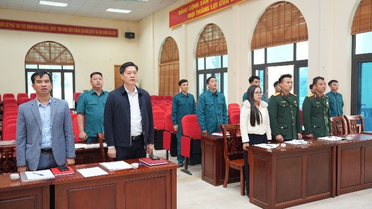 Chi bộ Quân sự xã Dương Hoà kết nạp đảng viên mới - Ảnh 1.