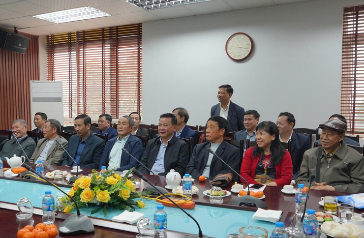 Phường Phú Diễn gặp mặt các đồng chí cán bộ chủ chốt phường đã nghỉ hưu nhân dịp Xuân Bính Ngọ 2026- Ảnh 2.