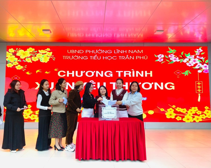 XUÂN YÊU THƯƠNG, TẾT SẺ CHIA - HOẠT ĐỘNG Ý NGHĨA CỦA THẦY TRÒ TRƯỜNG TIỂU HỌC TRẦN PHÚ- Ảnh 2.