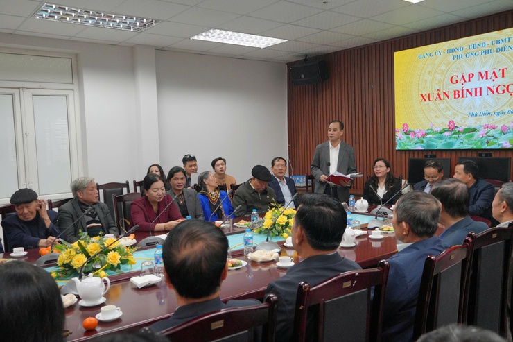 Phường Phú Diễn gặp mặt các đồng chí cán bộ chủ chốt phường đã nghỉ hưu nhân dịp Xuân Bính Ngọ 2026- Ảnh 3.