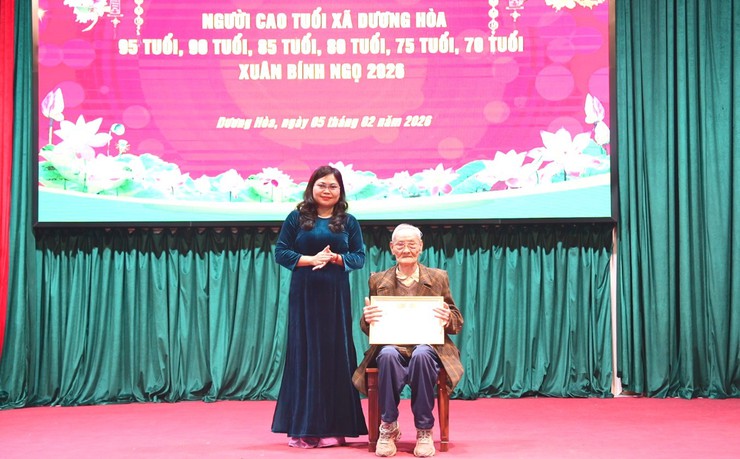 Xã Dương Hoà chúc thọ 259 người cao tuổi khu vực Cát Quế dịp Xuân Bính Ngọ năm 2026 - Ảnh 5.