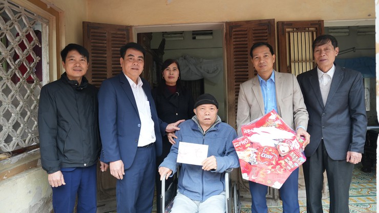 Đoàn lãnh đạo xã Dương Hoà thăm, chúc Tết Nguyên đán Bính Ngọ năm 2026 người cao tuổi, người có công với cách mạng tiêu biểu- Ảnh 5.