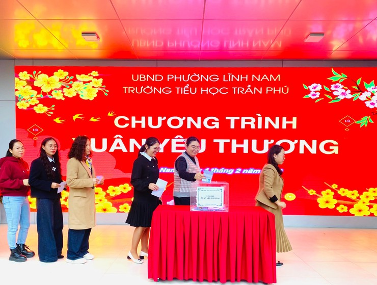 XUÂN YÊU THƯƠNG, TẾT SẺ CHIA - HOẠT ĐỘNG Ý NGHĨA CỦA THẦY TRÒ TRƯỜNG TIỂU HỌC TRẦN PHÚ- Ảnh 5.