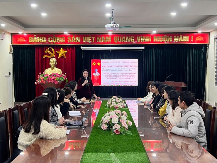 Đảng ủy phường Việt Hưng triển khai Tổ chức sinh hoạt chính trị nghiên cứu tham luận của Đoàn đại biểu thành phố Hà Nội tại Đại hội XIV của Đảng.- Ảnh 3.