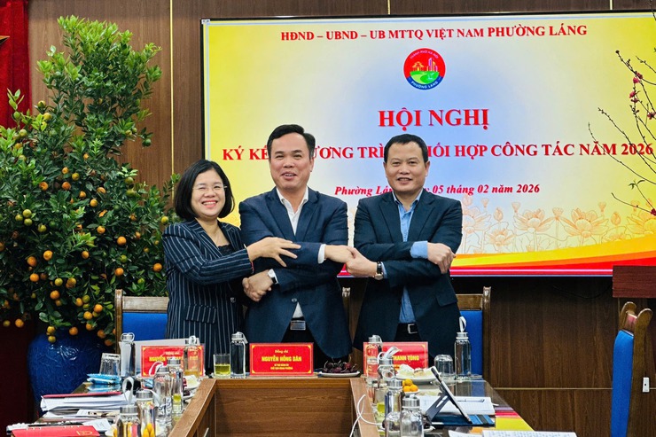 HỘI NGHỊ KÝ KẾT CHƯƠNG TRÌNH PHỐI HỢP CÔNG TÁC NĂM 2026 GIỮA HĐND – UBND – ỦY BAN MTTQ VIỆT NAM PHƯỜNG LÁNG- Ảnh 1.