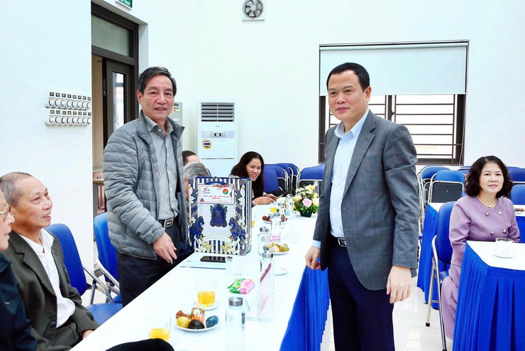 PHƯỜNG LÁNG GẶP MẶT CÁN BỘ LÃO THÀNH CÁCH MẠNG- Ảnh 8.