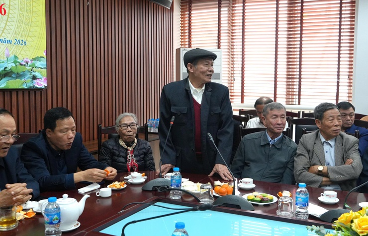 Phường Phú Diễn gặp mặt các đồng chí cán bộ chủ chốt phường đã nghỉ hưu nhân dịp Xuân Bính Ngọ 2026- Ảnh 8.