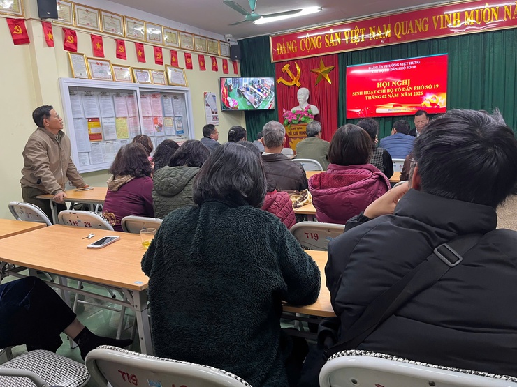 Đảng ủy phường Việt Hưng triển khai Tổ chức sinh hoạt chính trị nghiên cứu tham luận của Đoàn đại biểu thành phố Hà Nội tại Đại hội XIV của Đảng.- Ảnh 8.