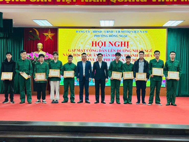 PHƯỜNG ĐÔNG NGẠC TỔ CHỨC HỘI NGHỊ GẶP MẶT CÔNG DÂN LÊN ĐƯỜNG NHẬP NGŨ NĂM 2026 VÀ QUÂN NHÂN HOÀN THÀNH NGHĨA VỤ QUÂN SỰ TRỞ VỀ ĐỊA PHƯƠNG- Ảnh 10.