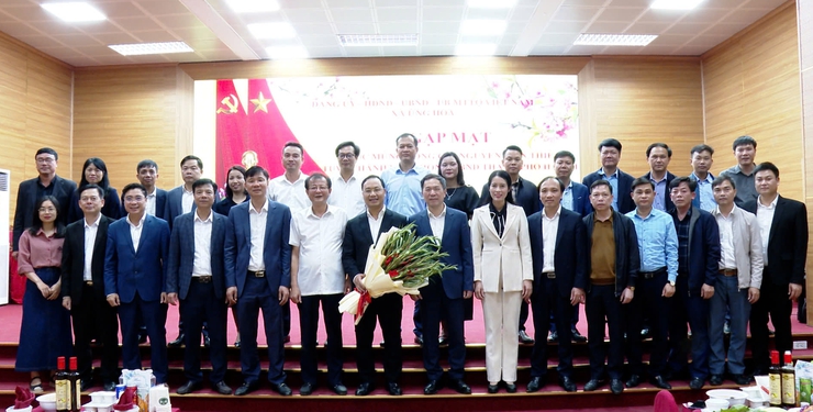 ĐẢNG ỦY – HĐND – UBND XÃ ỨNG HÒA TỔ CHỨC GẶP MẶT, CHÚC MỪNG ĐỒNG CHÍ NGUYỄN TIẾN THIẾT- Ảnh 4.