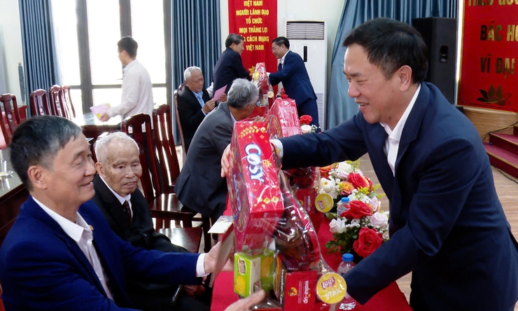 ĐẢNG UỶ - HĐND – UBND – UỶ BAN MTTQ XÃ ỨNG HÒA TỔ CHỨC GẶP MẶT THÂN MẬT CÁN BỘ HƯU TRÍ, BÍ THƯ CHI BỘ, TRƯỞNG THÔN .- Ảnh 5.