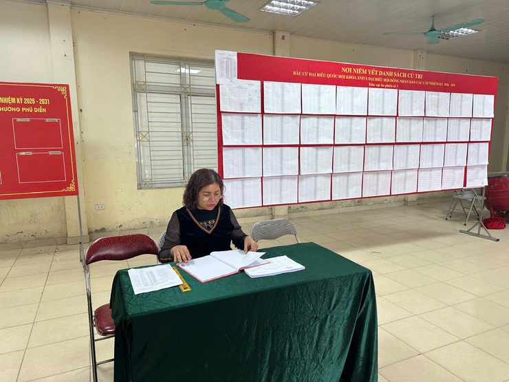 Phường Phú Diễn hoàn thành niêm yết danh sách cử tri phục vụ bầu cử Quốc hội khóa XVI và đại biểu HĐND các cấp nhiệm kỳ 2026 - 2031- Ảnh 15.