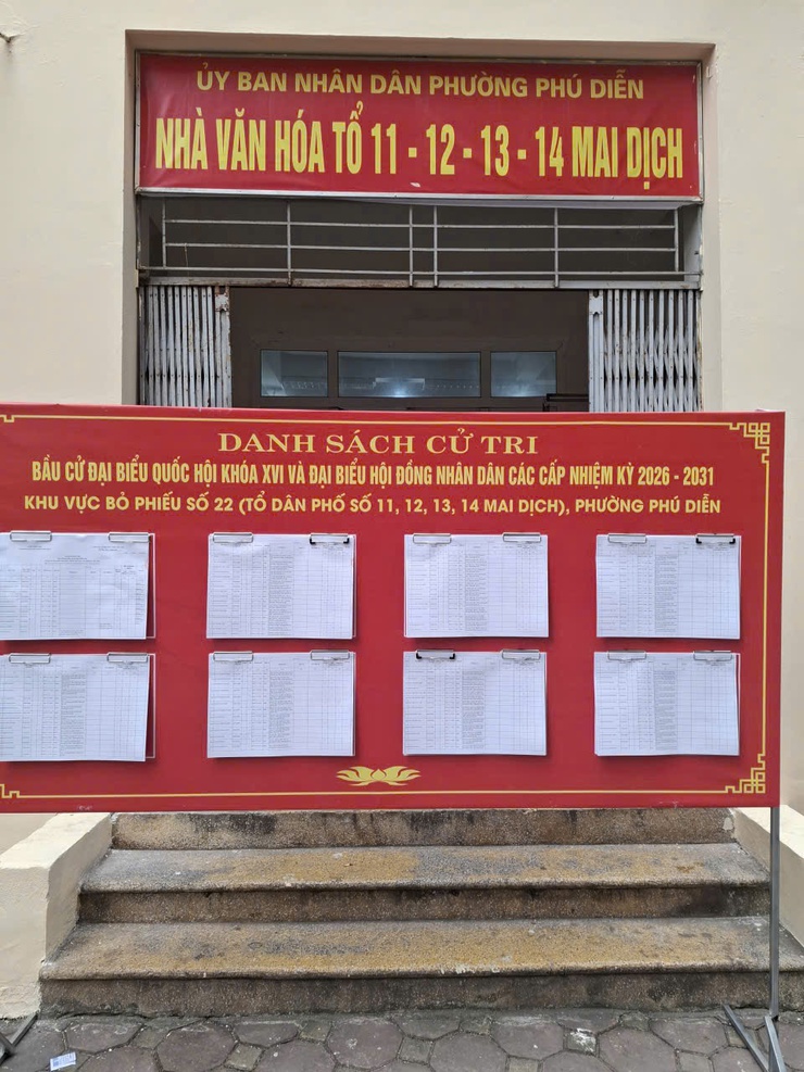 Phường Phú Diễn hoàn thành niêm yết danh sách cử tri phục vụ bầu cử Quốc hội khóa XVI và đại biểu HĐND các cấp nhiệm kỳ 2026 - 2031- Ảnh 5.