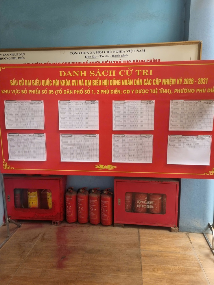 Phường Phú Diễn hoàn thành niêm yết danh sách cử tri phục vụ bầu cử Quốc hội khóa XVI và đại biểu HĐND các cấp nhiệm kỳ 2026 - 2031- Ảnh 6.