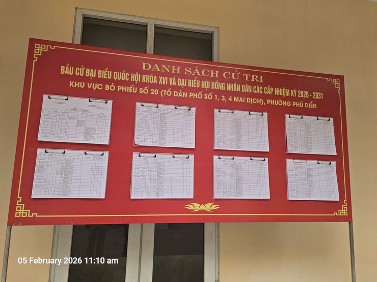 Phường Phú Diễn hoàn thành niêm yết danh sách cử tri phục vụ bầu cử Quốc hội khóa XVI và đại biểu HĐND các cấp nhiệm kỳ 2026 - 2031- Ảnh 8.