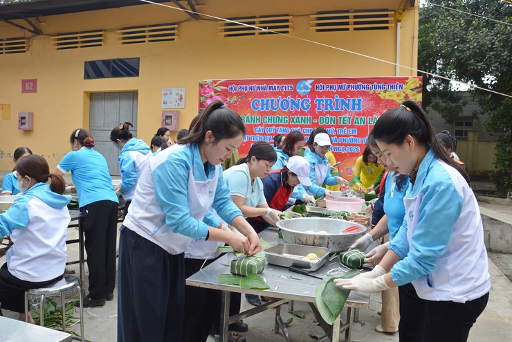Chương trình Tết sum vầy – Xuân ơn Đảng: Gắn kết nghĩa tình Nhà máy Z175 và phường Tùng Thiện- Ảnh 3.